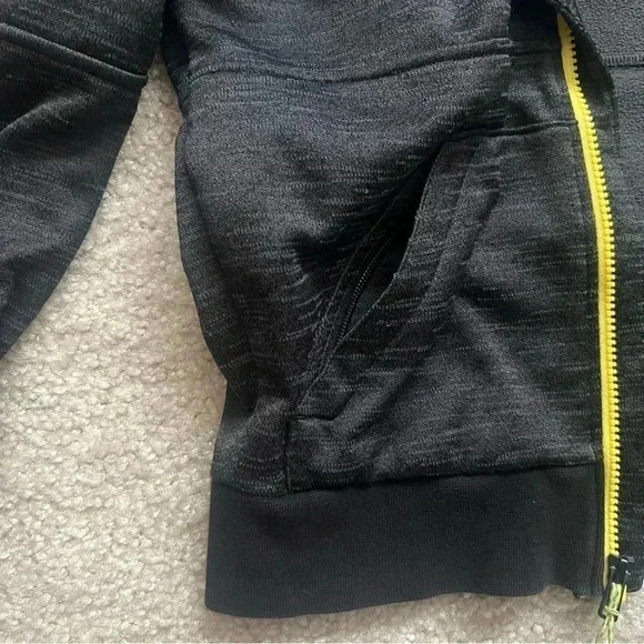 Obermeyer Ski Snowboarding Hoodie Sweatshirt 47001 Black Boy Sz Small Full Zip - Picture 12 of 16